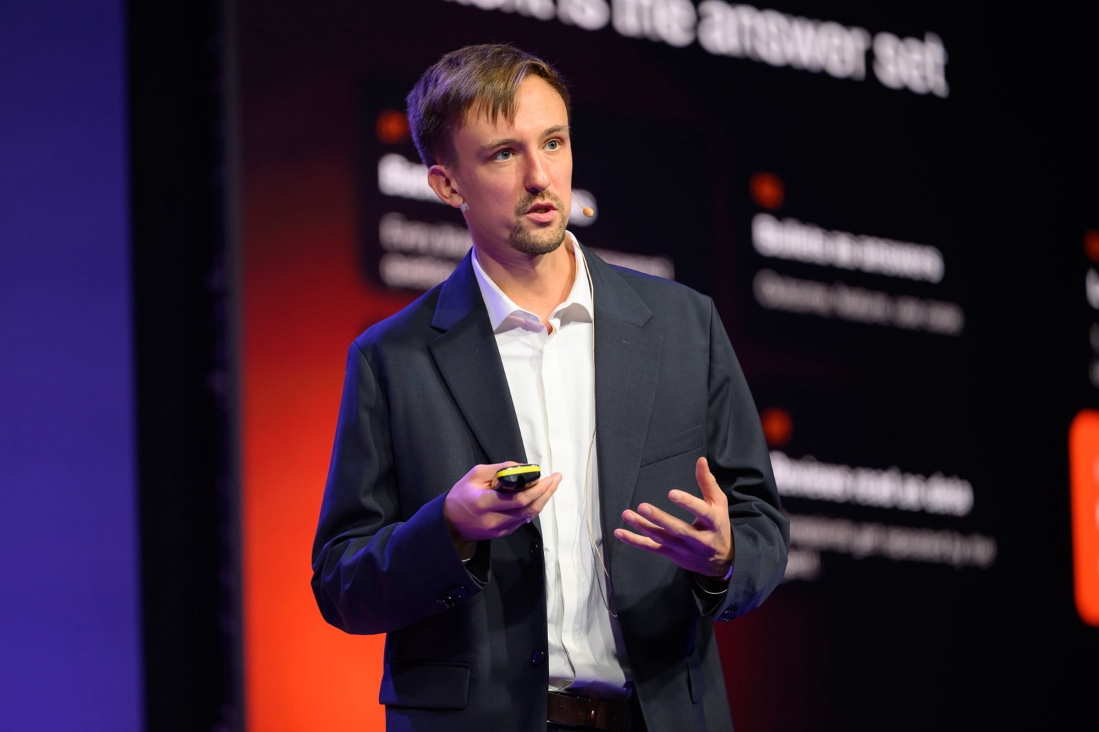 Mark Daniel Zalomajev on stage